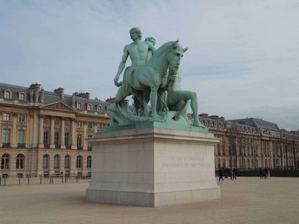 Les sculptures monumentales investissent les tuileries