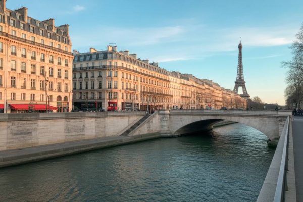 À vélo à Paris : les plus beaux itinéraires et conseils pratiques