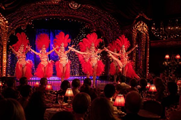 Cabaret spectacles paris : les meilleures soirées à découvrir