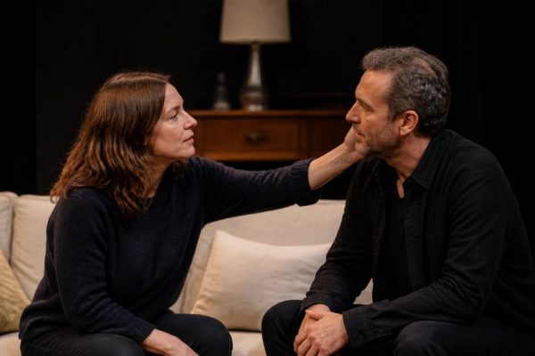 Changer l’eau des fleurs au théâtre Lepic