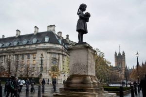 La statue de Banksy à Londres, une œuvre au cœur du débat artistique